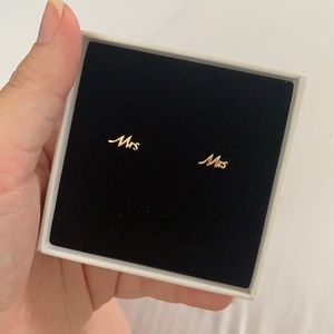 BRAND NEW!!! Mrs. Earrings!